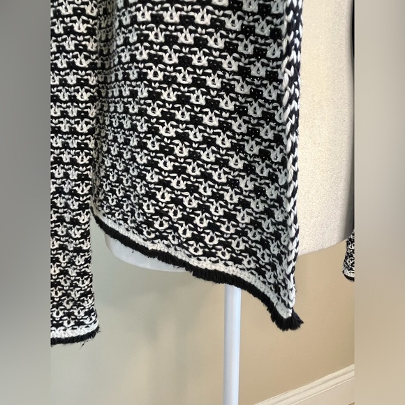 Burton of London Black and White Knitted Open Sweater - Picture 4 of 6